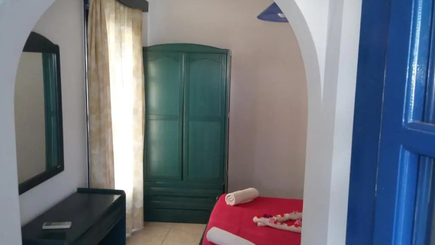 5bedroom villa in perissa beach