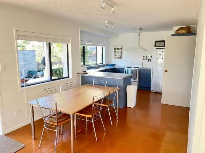 3 Bedrooms Cottage