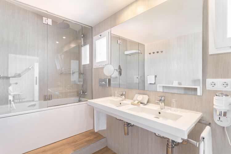 FERGUS Style Soller BeachOver view