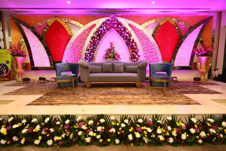 Banana Tree Hotel & Banquets