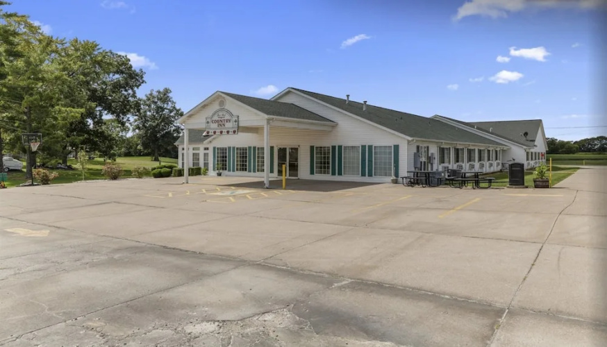 Red Bud Motel