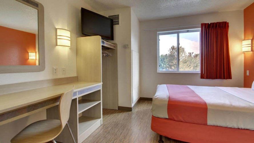 Motel 6 Springfield, IL