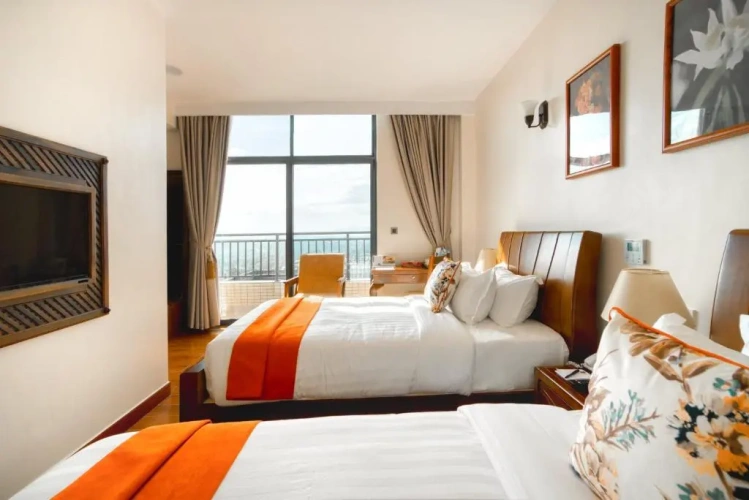 Standard Twin room with balcony
