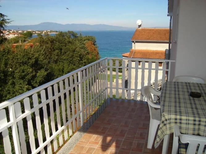 Apartment with sea view