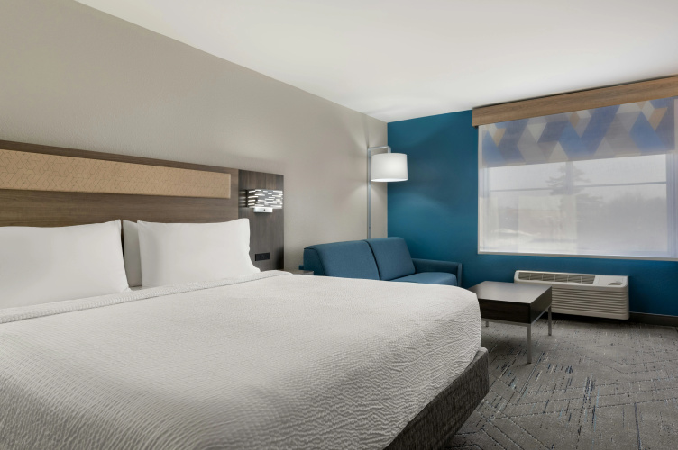 Holiday Inn Express Boston-Milford photo 7