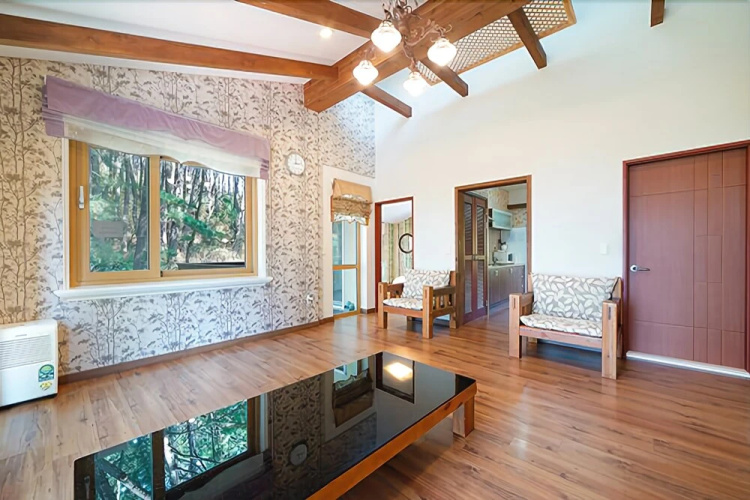 Taean Jaderak Pension