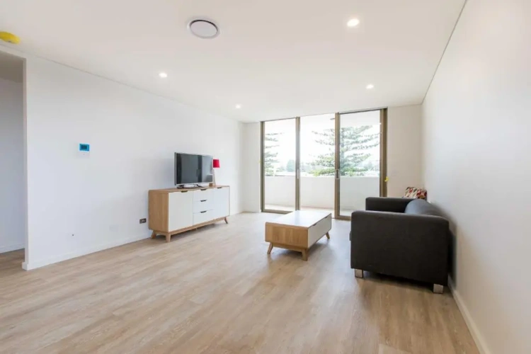 3 Bedrooms Apartment
