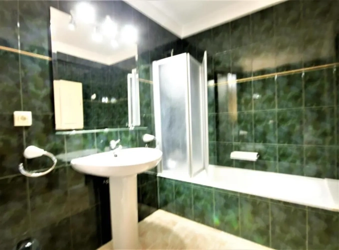 3 Bedrooms Cottage