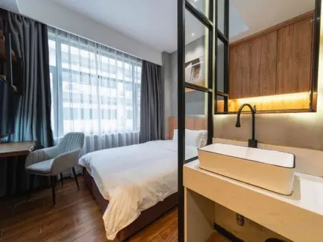 Maia Hostel