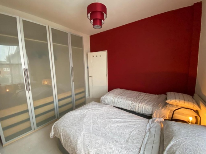 3 Bedrooms Apartment