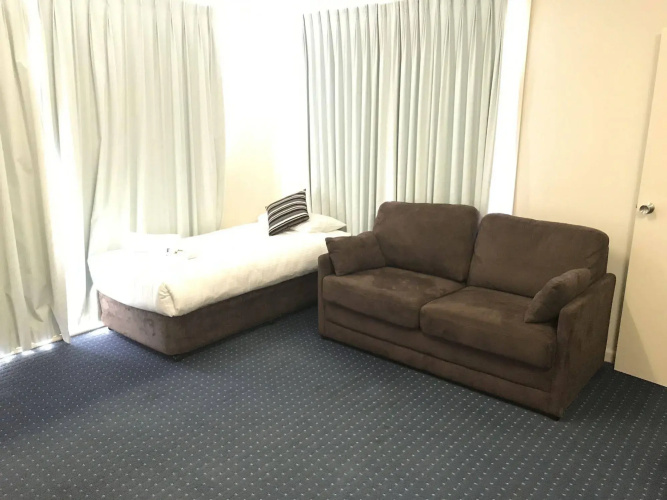 Orange Motor Lodge