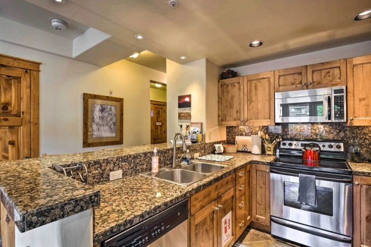 2 Bedrooms Apartment