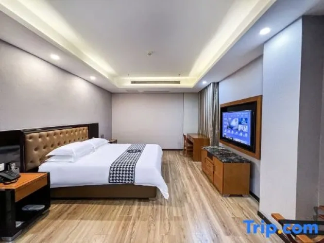 Premier Triple Suite