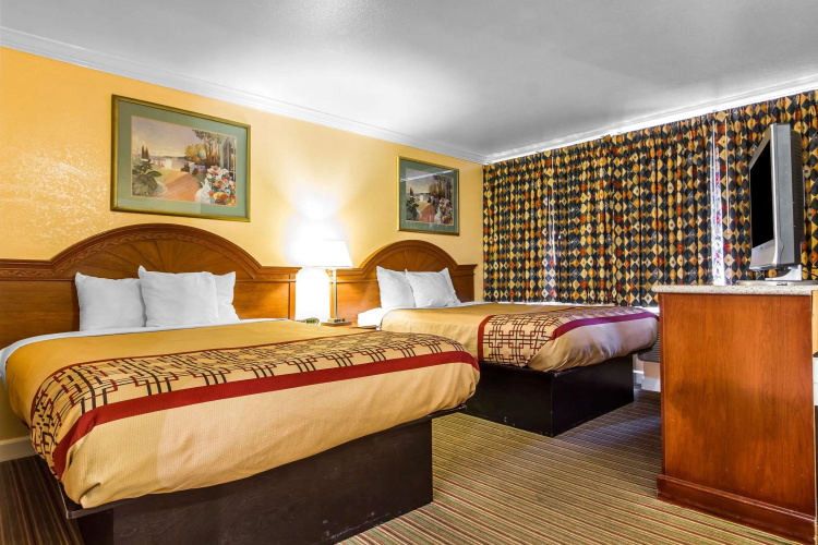 Rodeway Inn and Suites Hayward