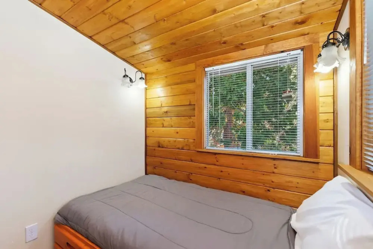 Tranquil 2-Bedroom Retreat