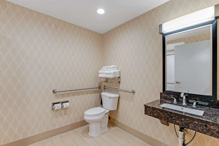 Quadruple Suite