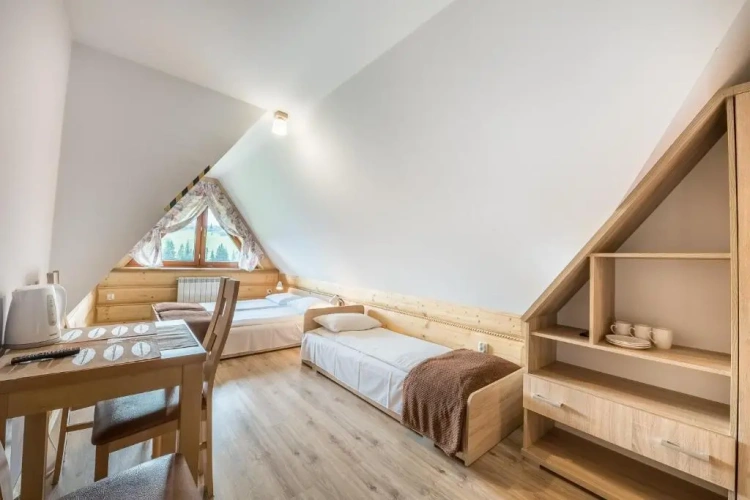 Standard Triple room with mountain view