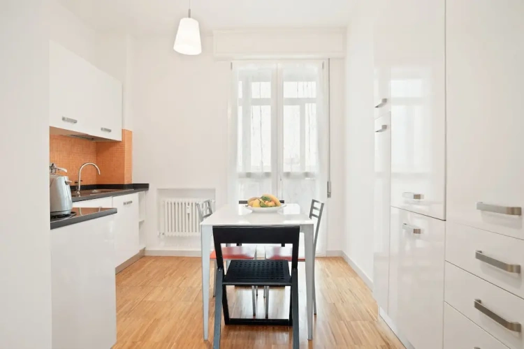 2 Bedrooms Apartment
