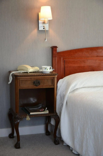 The Raven Hotel