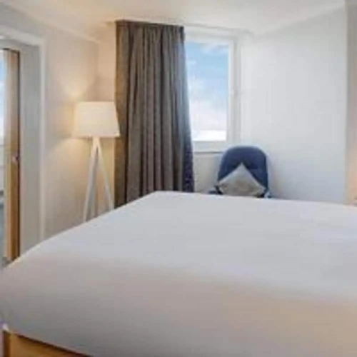 Standard Double room with partial sea view