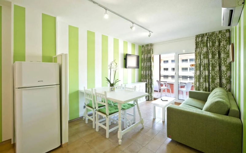 Apartamentos Salles Beach