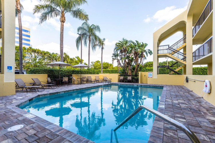 Quality Inn Palm Beach International Airport photo 18
