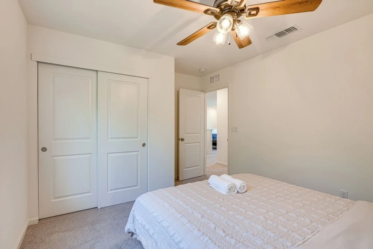4 Bedrooms Cottage
