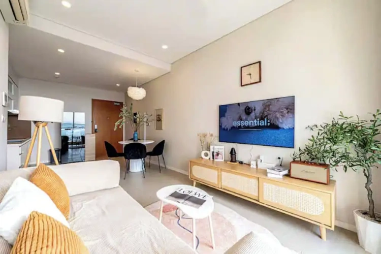 1 Bedroom Grand Club Suite with city view