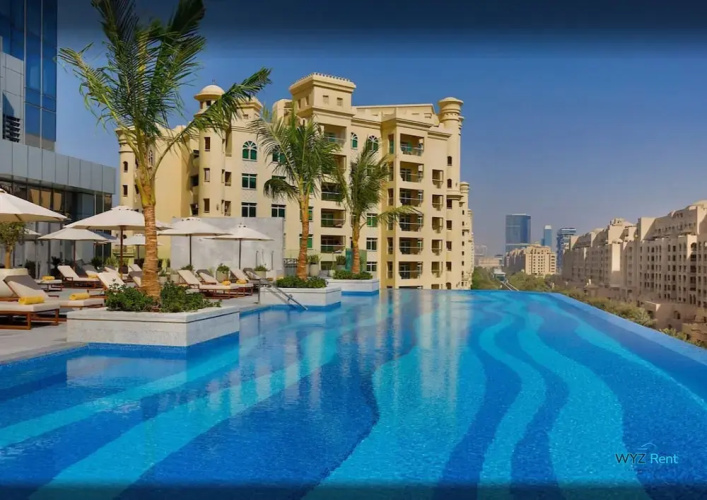 Luxurious St Regis 1 Bed Palm View