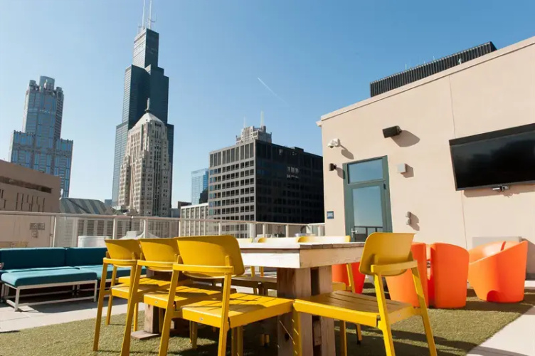 Bold 3BR in the Chicago Loop by Sonder