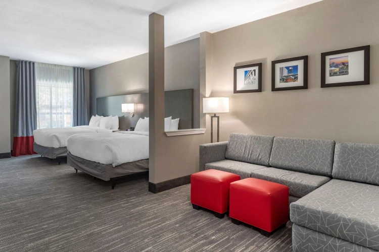 Quadruple Suite
