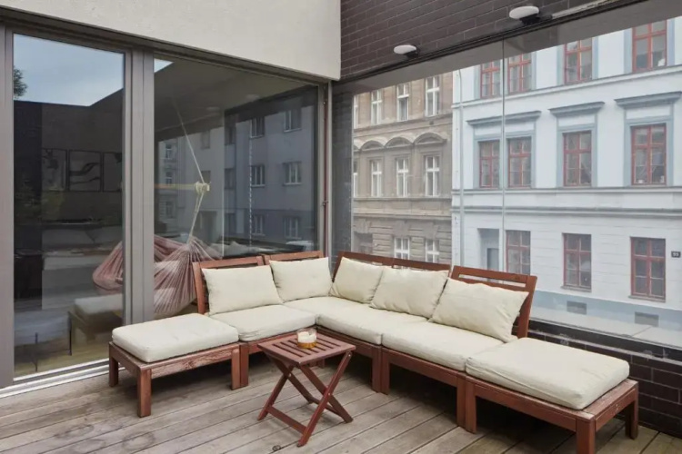 Spacious Studio in Smíchov by Prague Days