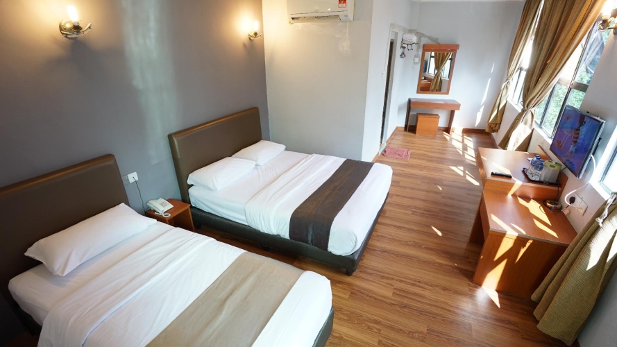 Deluxe Triple room with view
