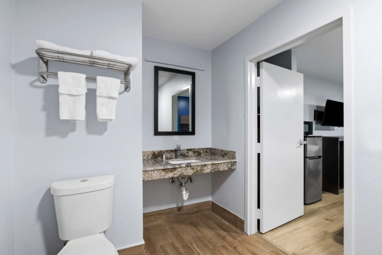 Deluxe Quadruple Suite