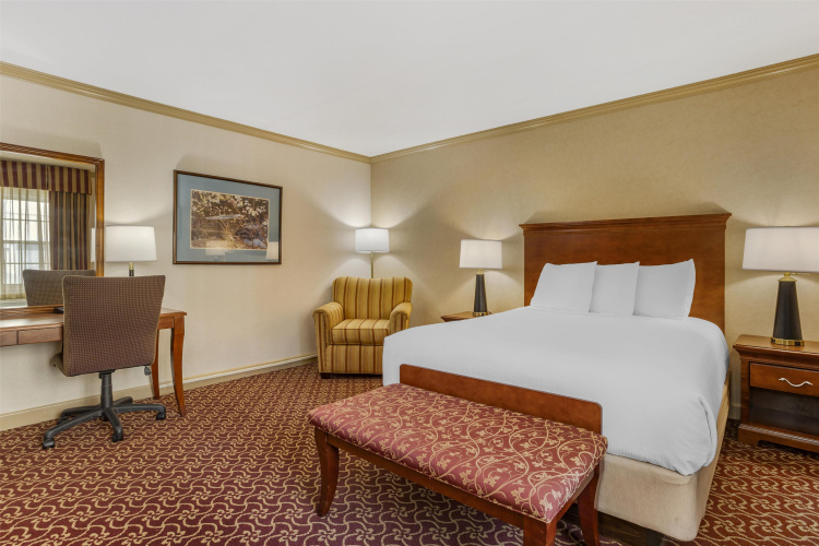 Best Western PLUS Morristown Inn-Florham Park
