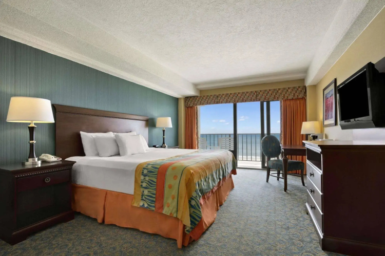 DoubleTree by Hilton Virginia Beach Oceanfront South