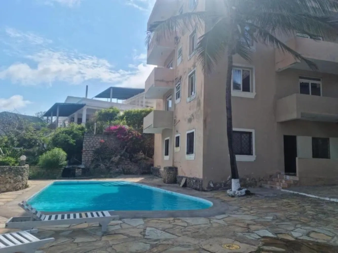 2 Bedrooms Apartment