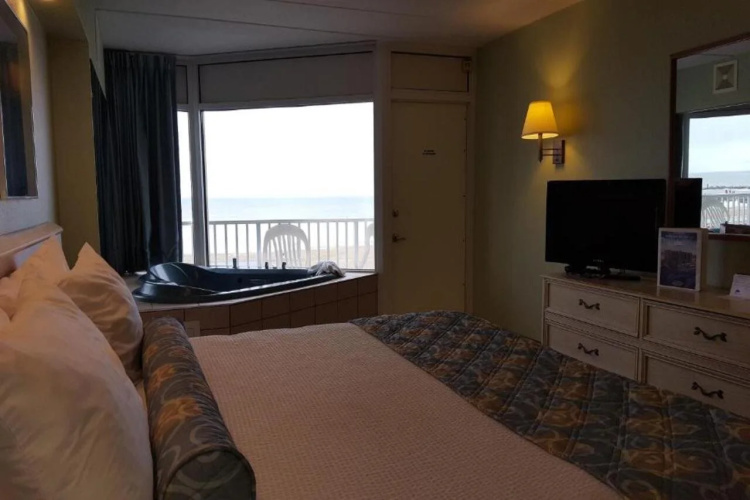 Schooner Inn
