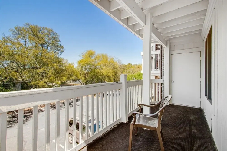 Chelsea House 214
