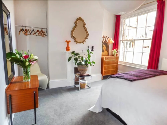 Courtyard Apartment