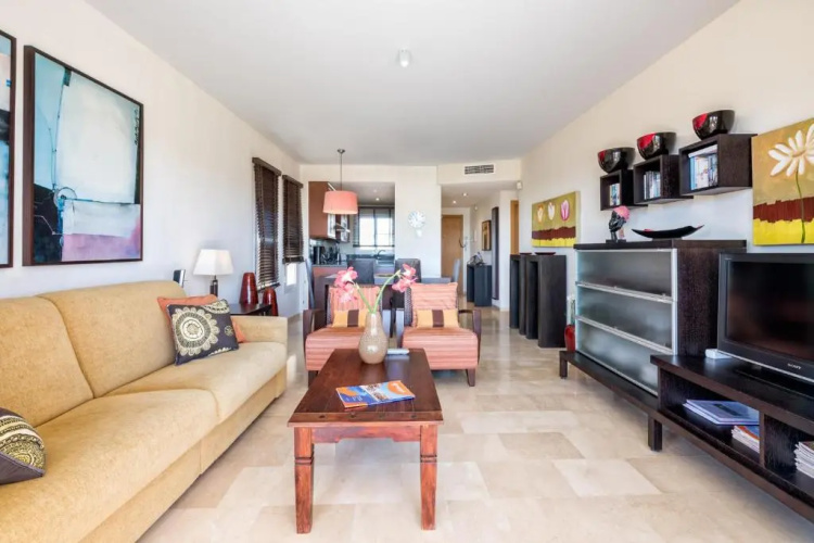 Malibu Mansions Condo С5 by Rafleys