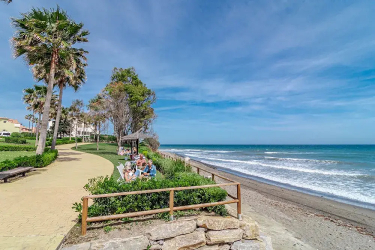 Bp7c.2a Beachfront Penthouse With Private Pool
