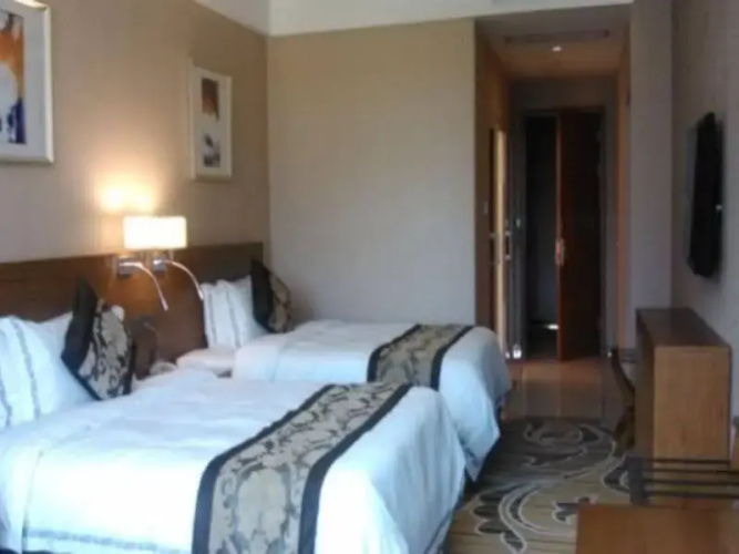 Golden Vision Hotel