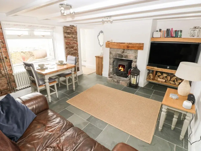 1 Salt Cottage