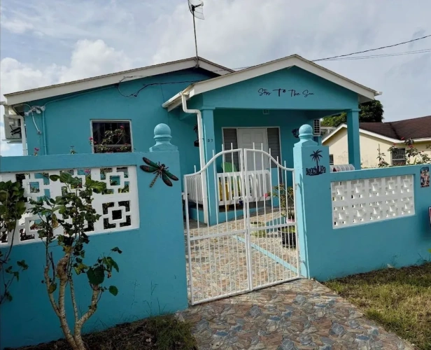 3 Bedrooms Cottage