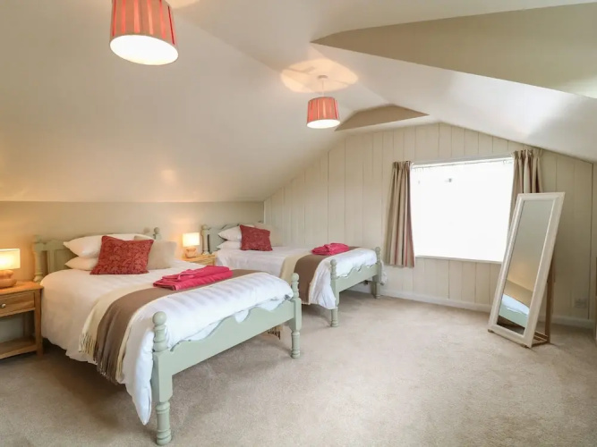 Shilstone Lodge