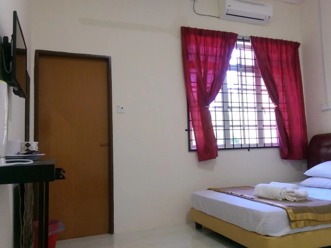 Economy Triple room with view