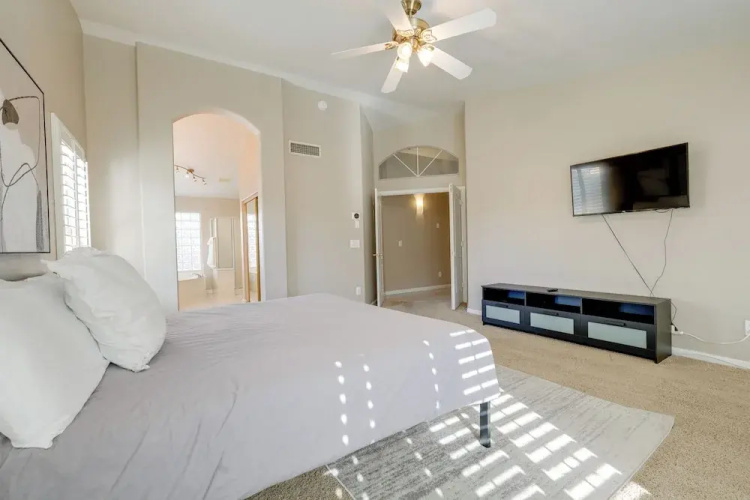 Private Pool & Patio: Spacious Gilbert Getaway!