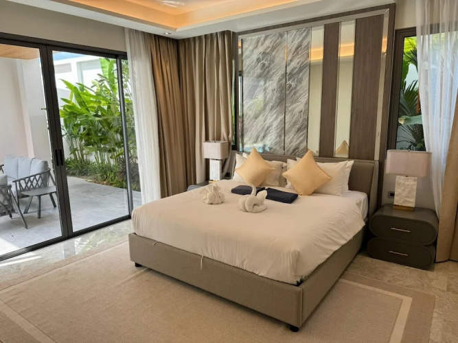 Breeze Villa with maid by Lofty