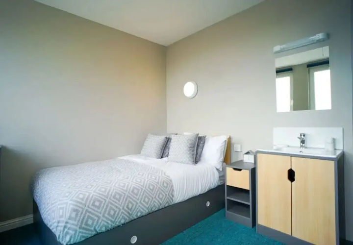 8 Roxburgh